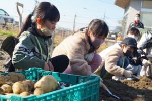 JA 海部東農業協同組合（あまひがし） -子どものうぎょうきょうどうくみあい　冬野菜の収穫体験